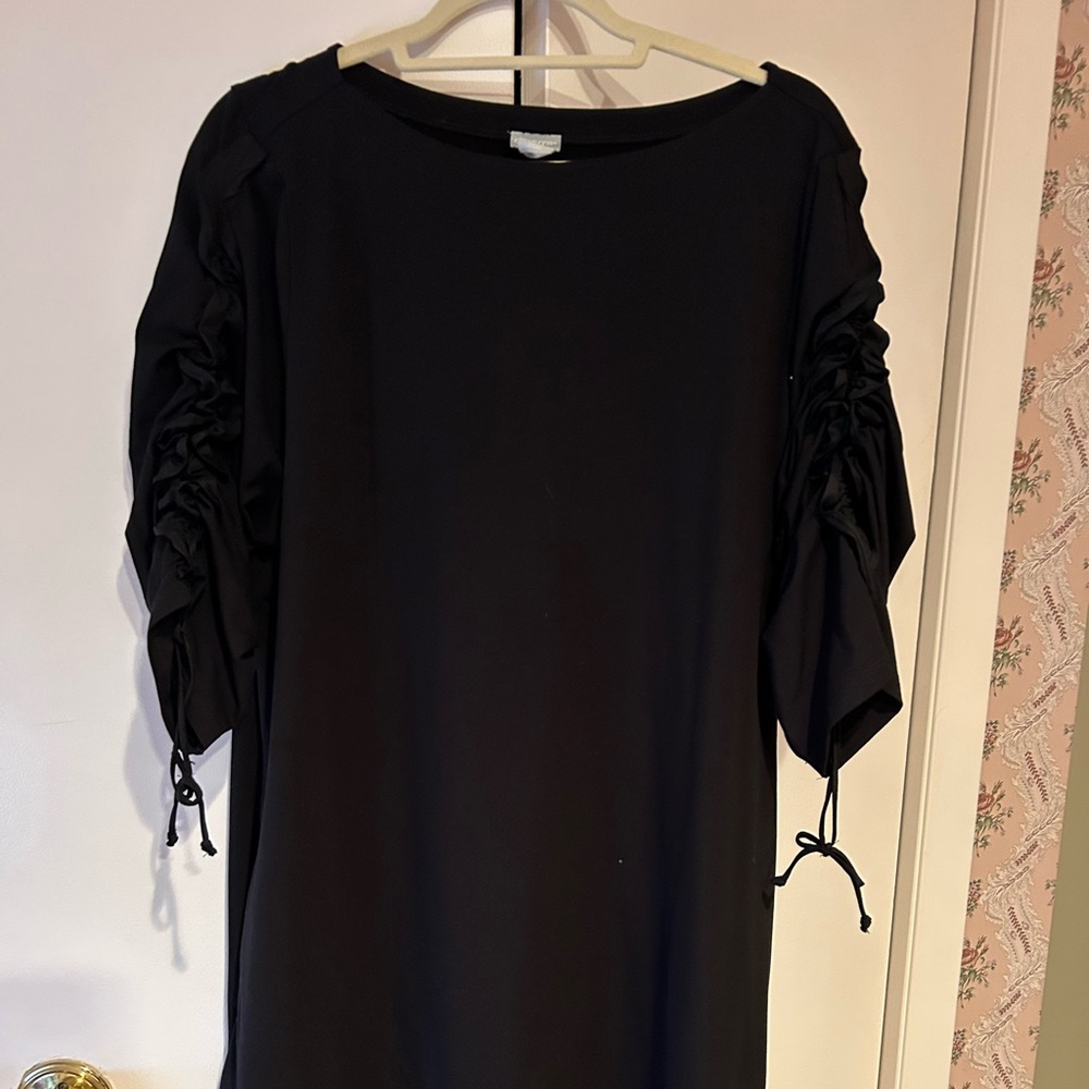 Chicos black dress ruching by sleeves